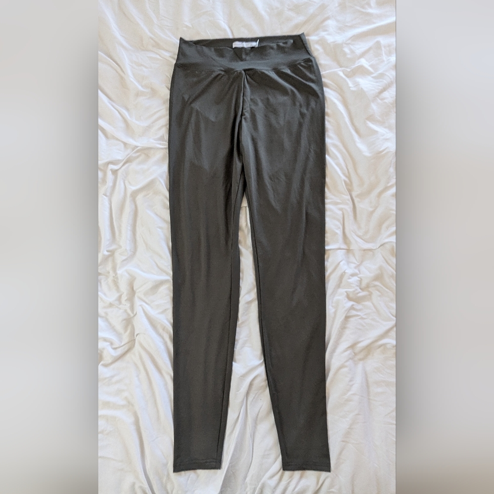 By Egreis grey scrunch leggings